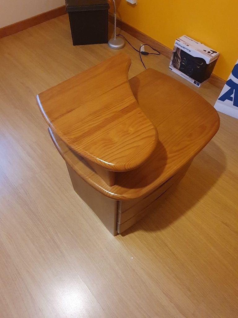 Cama de Solteito de Pinho Maciço