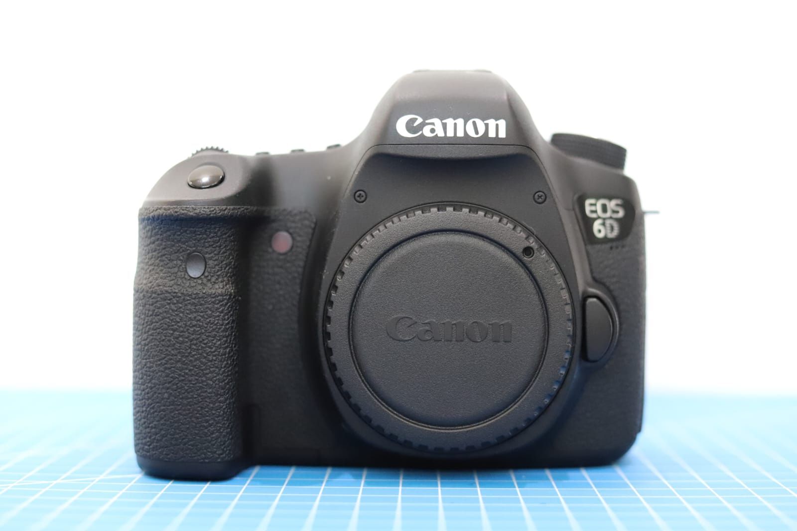 Canon EOS 6D + grip + akcesoria – przebieg 57 514 super stan 

Sprzeda