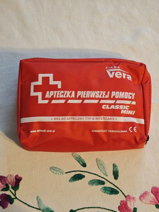 Apteczka pierwszej pomocy samochodowa