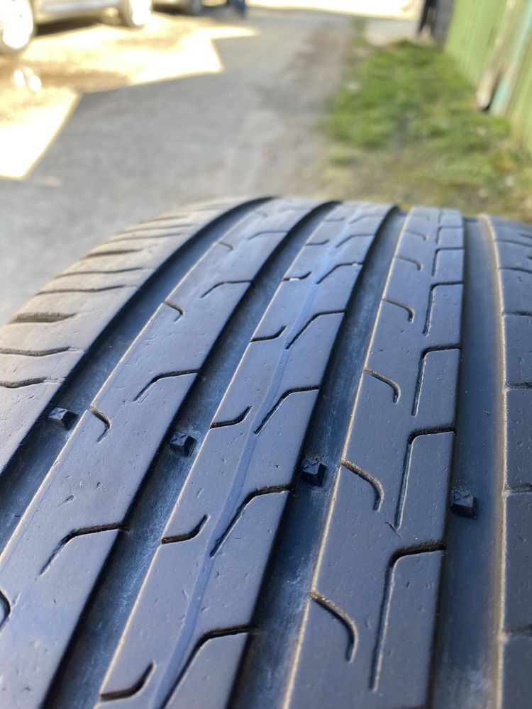 Продаю шини 215/60R17