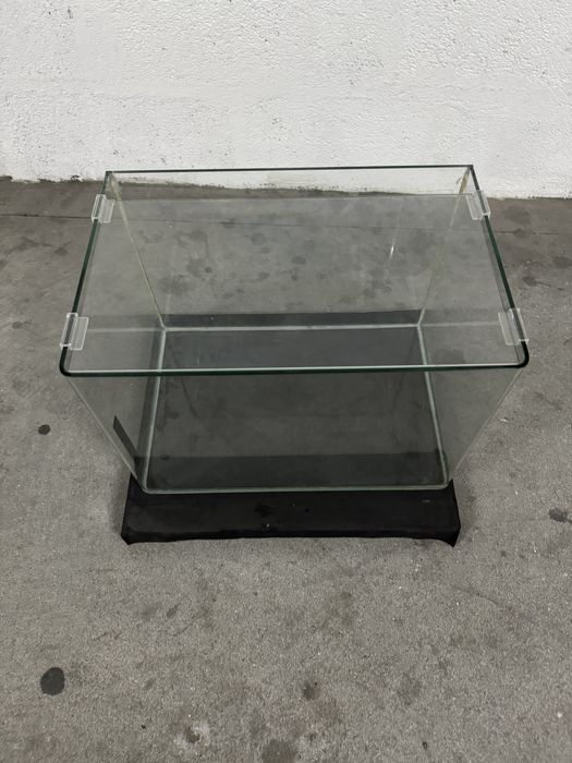 Aquario com tampa vidro