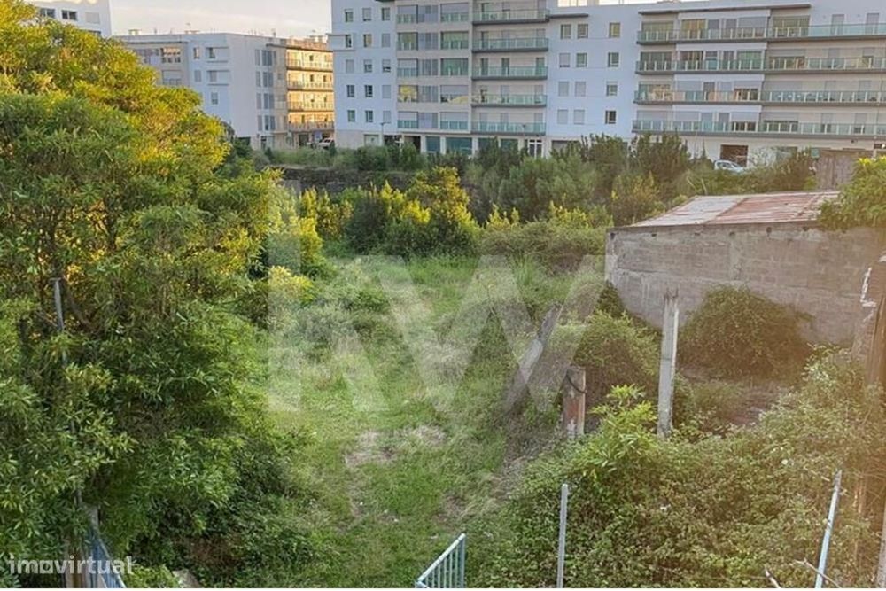 Terreno para Construção, em Zona Residencial de Ponta Delgada Açores