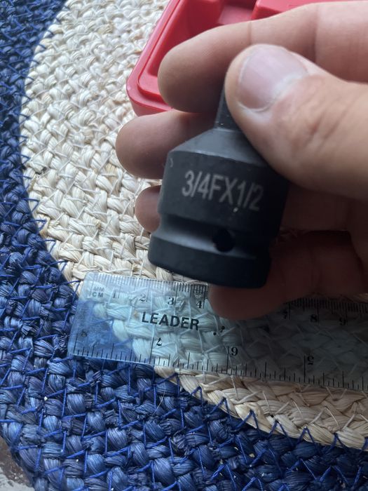 Набір перехідників приєднувального квадрата в кейсі1/4 3/8 1/23/4санте