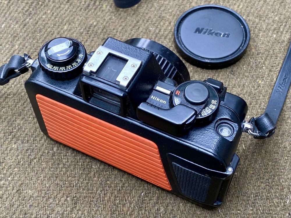 Nikon Nikonos V Nikkor 35mm 1:2.5 Sea&Sea 18mm 1:4 Speedlight SB-103