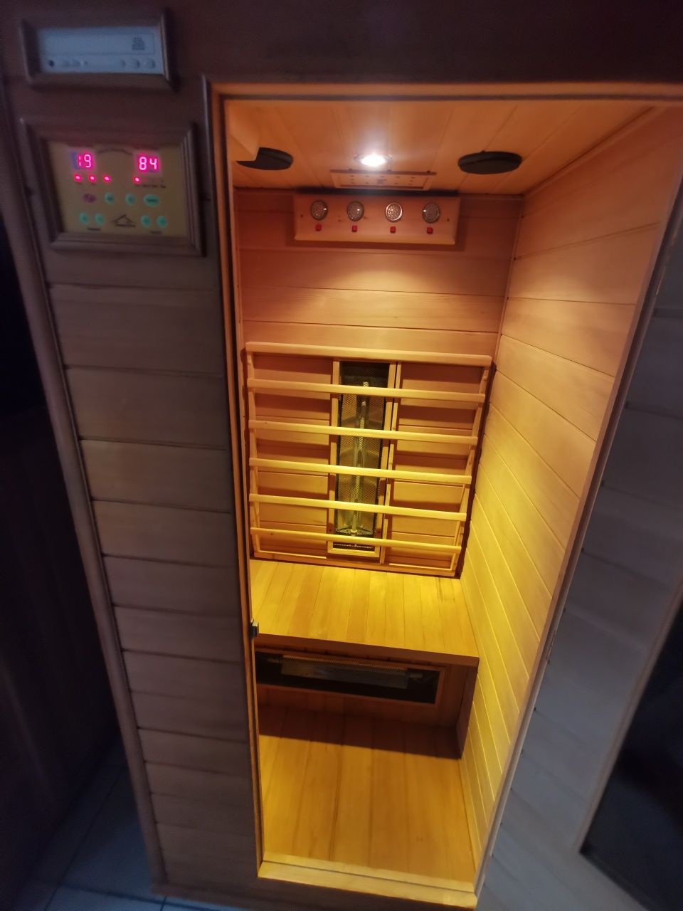 Okazja sauna sucha typu infrared z przeznaczeniem dla 1 osóby/jednooso