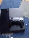 PS4 FAT 500 GB +2 pady + parę gier