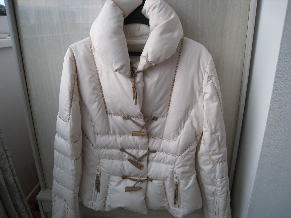 Продам весенне-зимнюю куртку