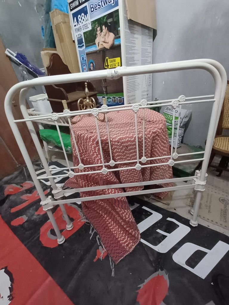 Cama ferro solteiro