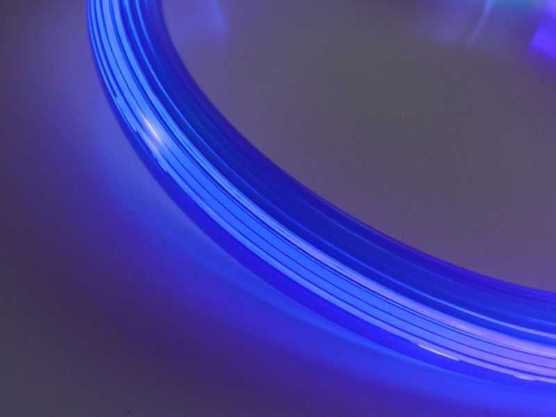 Obroża świecąca LED dla psa niebieska USB