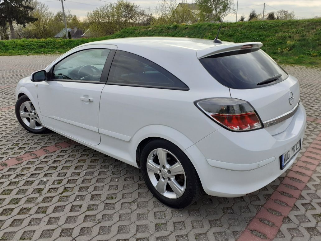 Opel astra h gtc 2008r 1.8 140km