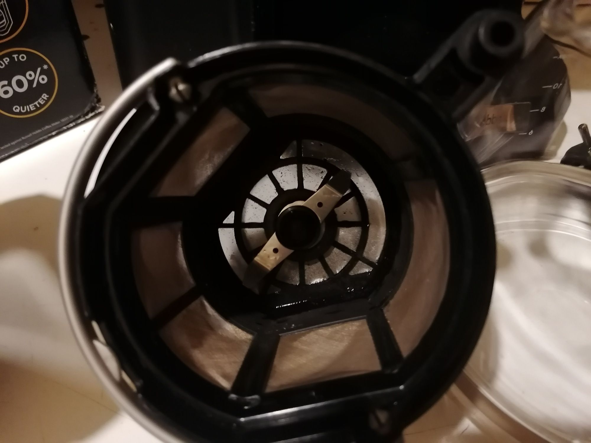 Ekspres do kawy Russell Hobbs z młynkiem