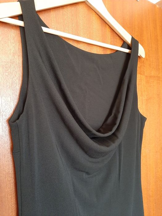 Vestido preto de malha comprido sem mangas  C&A