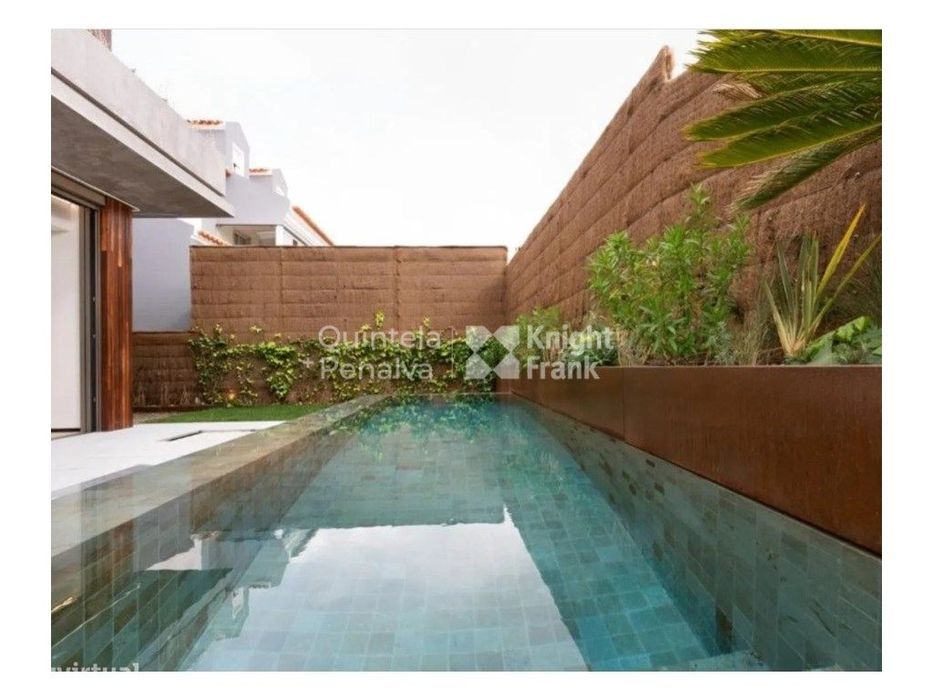 Moradia T4 com jardim e piscina em Alcabideche