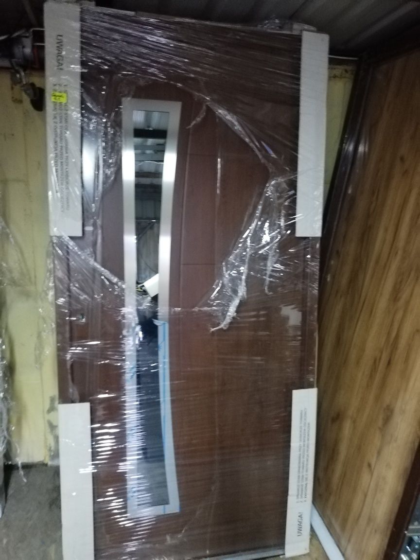 Drzwi zewnętrzne nowe gr. 72mm tanio z szybą i bez 100-110x205