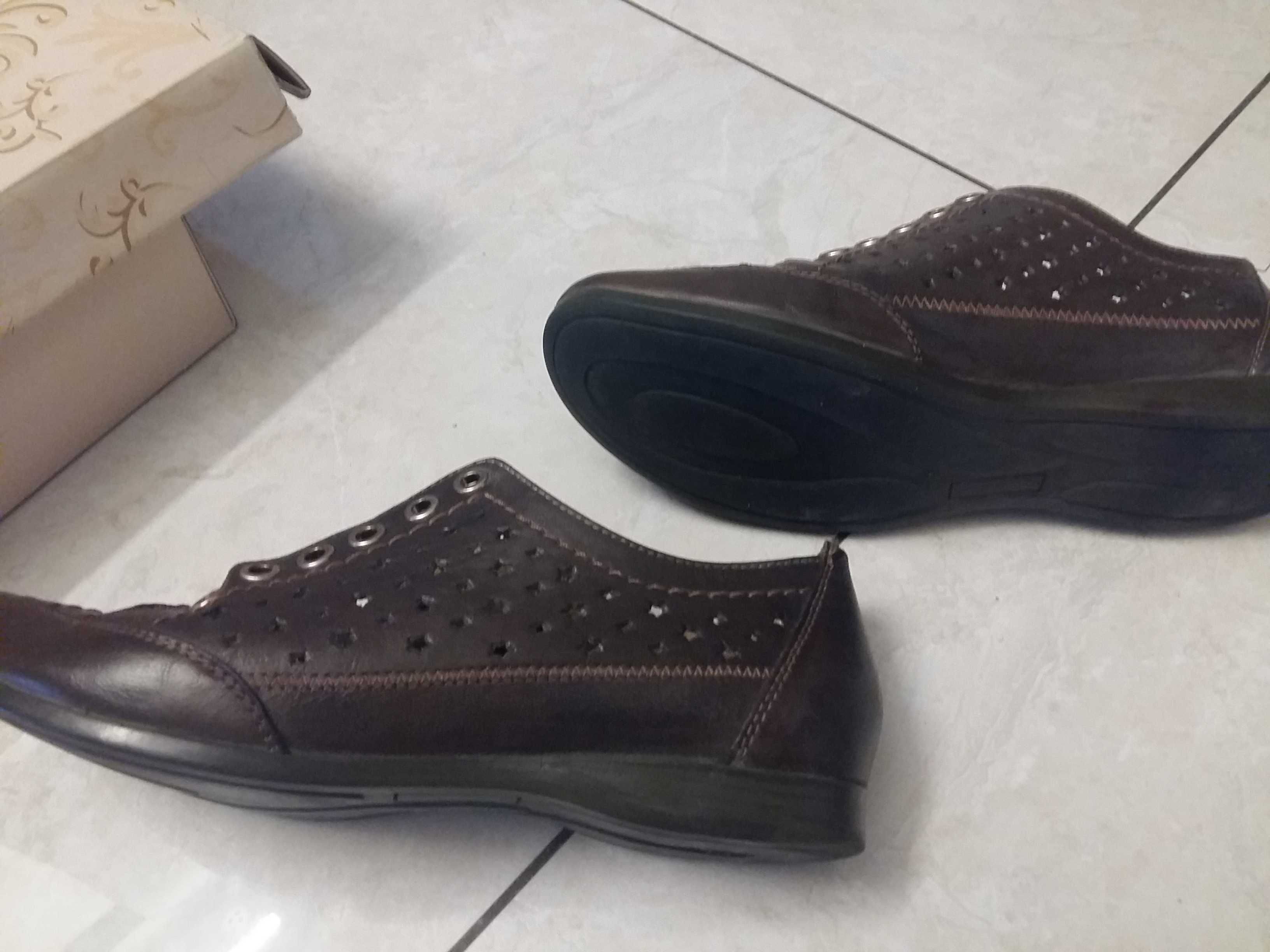 Buty damskie sznurowane