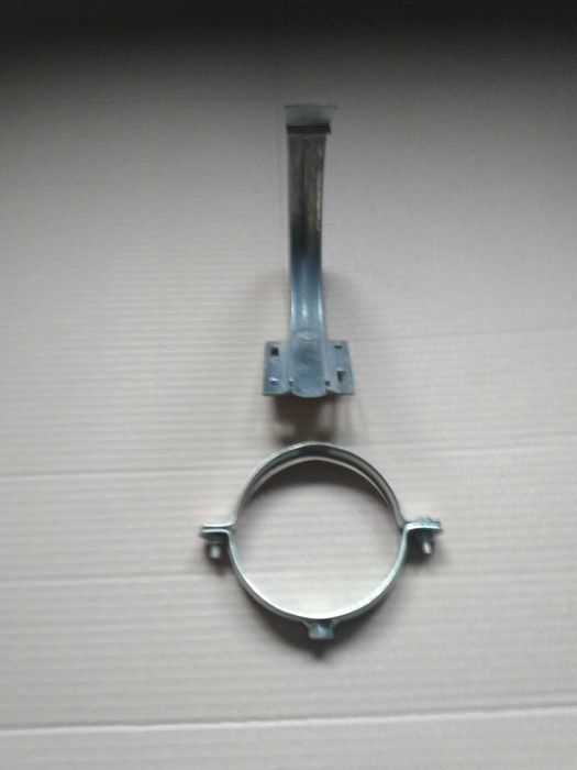 Uchwyty do rynny i obejmy do rury spustowej - stal ocynkowana.