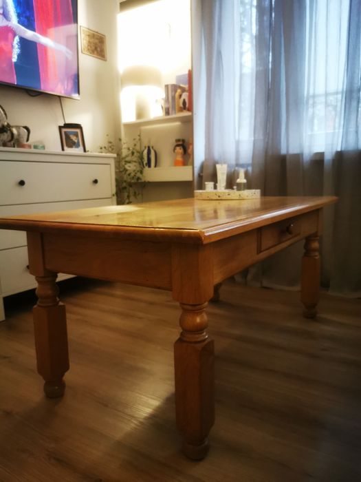 Stolik kawowy, lite drewno.