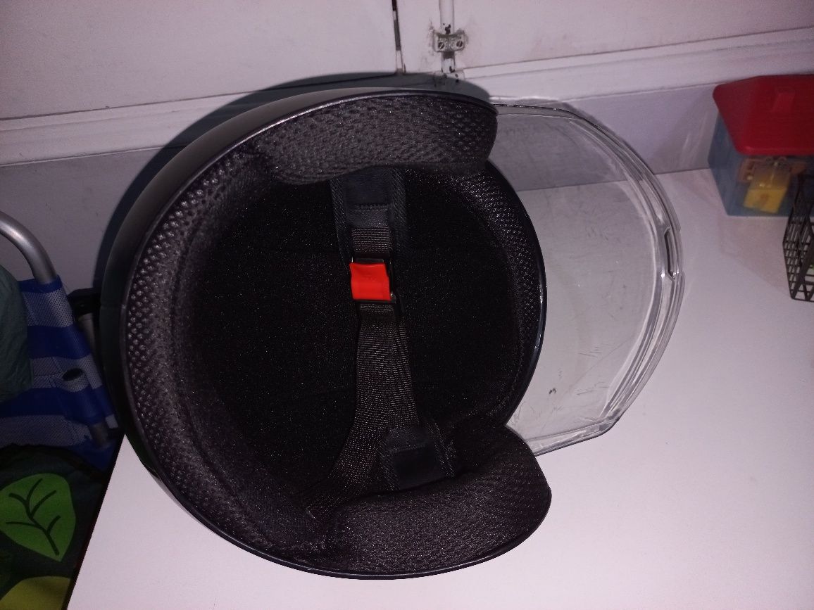 Capacete, ...  L