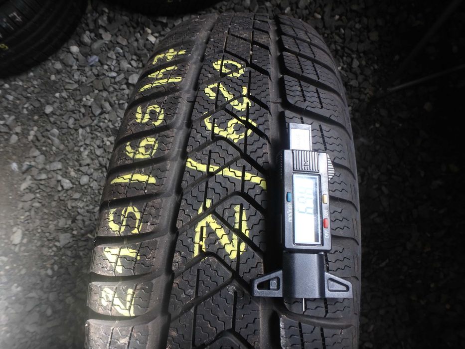 215/65r17 215/65/17 Pirelli Sottozero 3 Winter MO Z/620