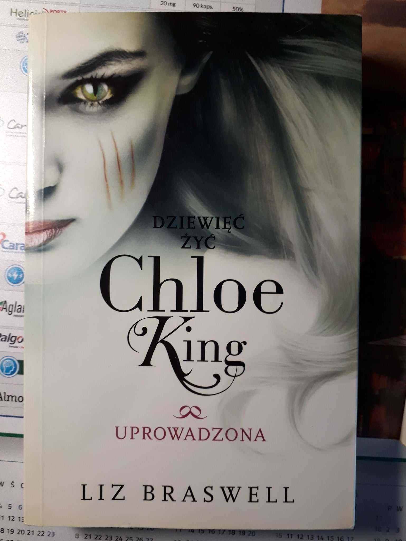 Dziewięć żyć Chloe king. Komplet: Tomy 1-3