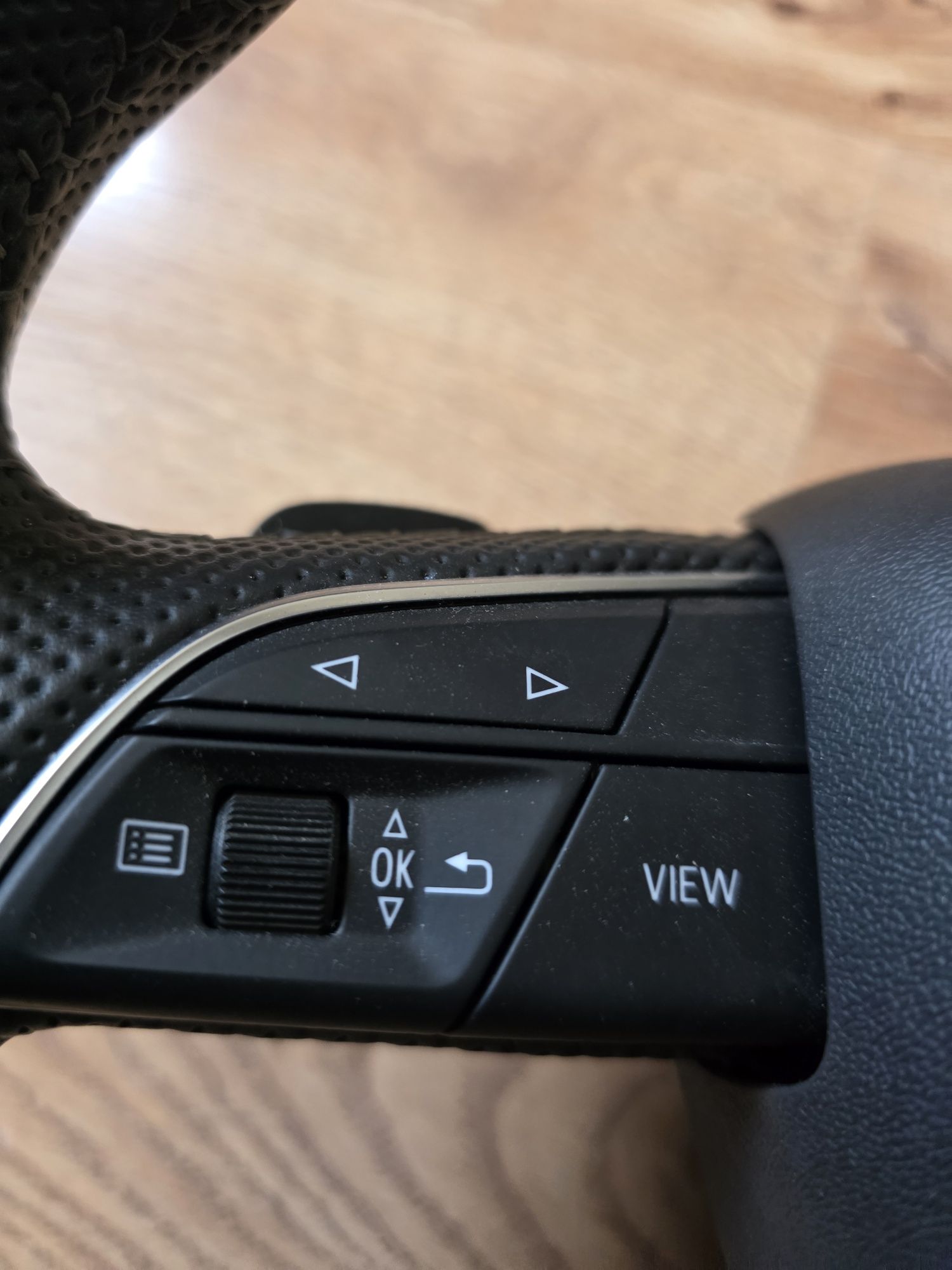 Kierownica Audi Q3 święta z łopatkami