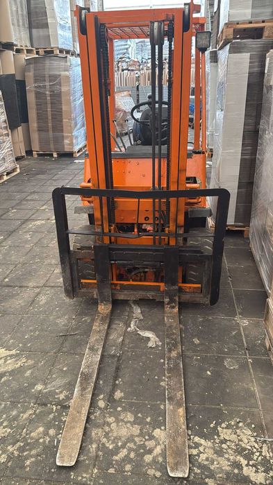 Wózek widłowy TOYOTA 42-4FG15  bardzo dobry GAZ