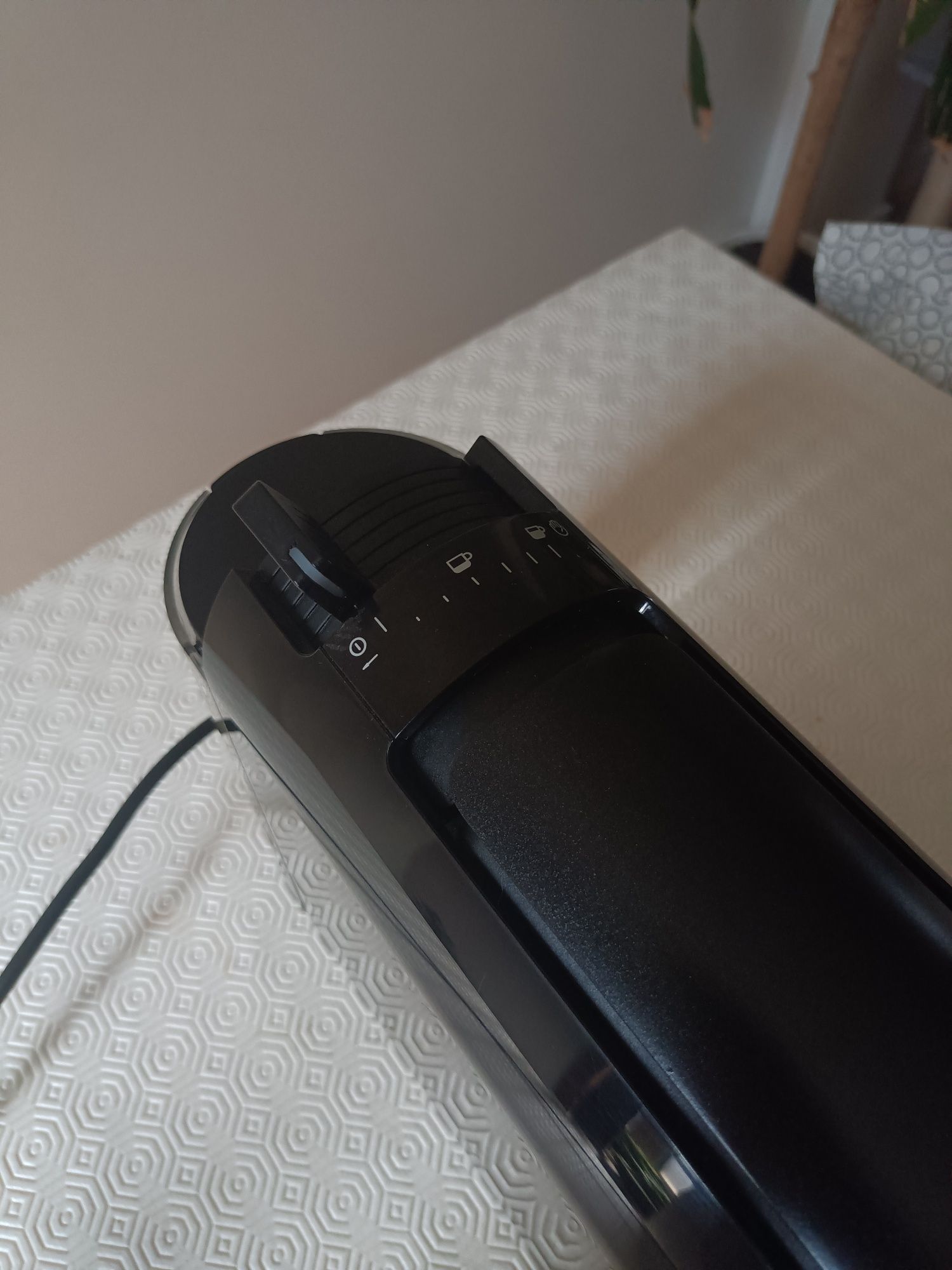 Máquina de café como nova + suporte para cápsulas