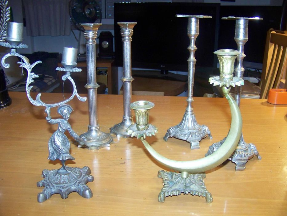 conjunto de cadelabros e pedestrais para velas