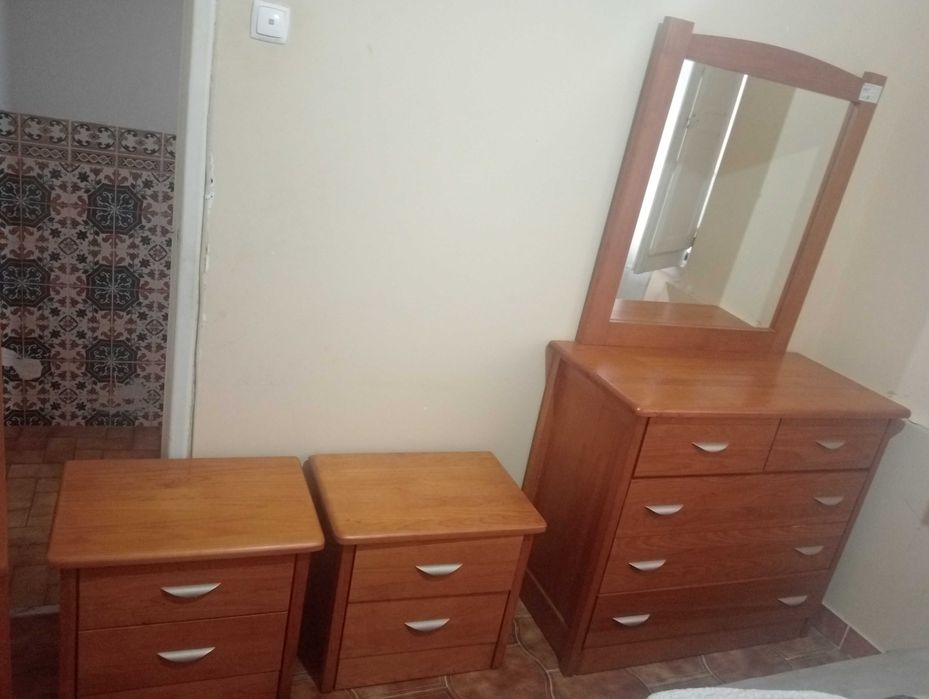 Mobilia de Quarto Excelente estado e barata