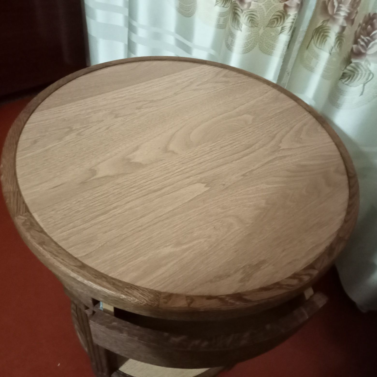 Стіл круглий з шухлядами