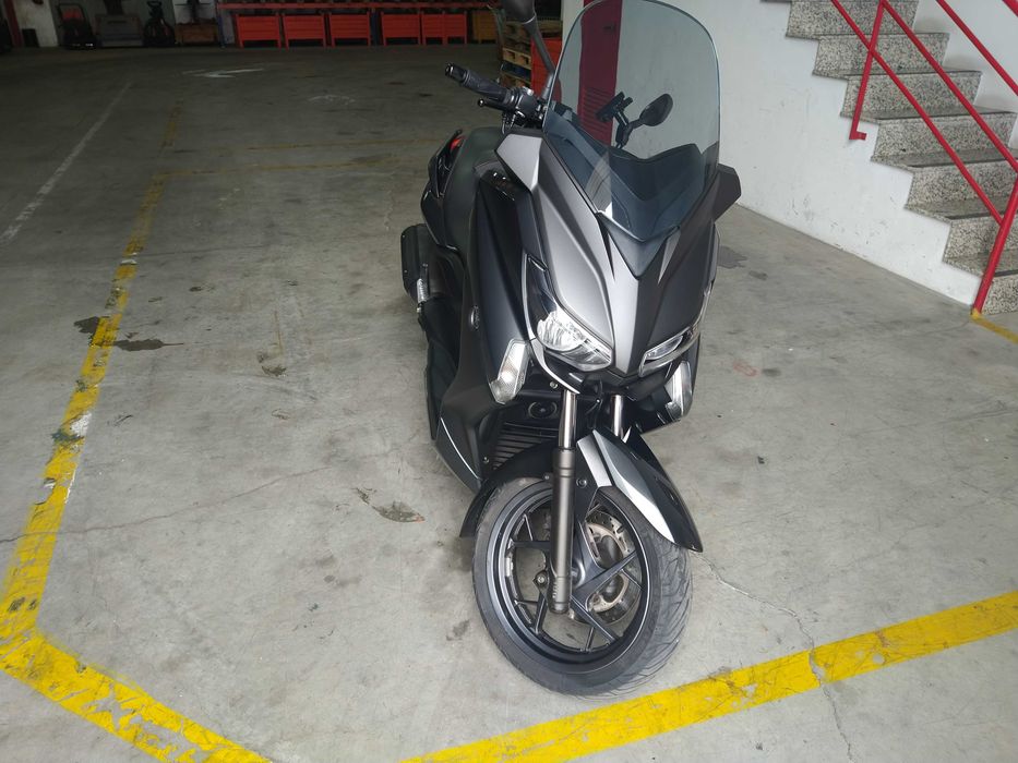 Moto Yamaha X Max 125