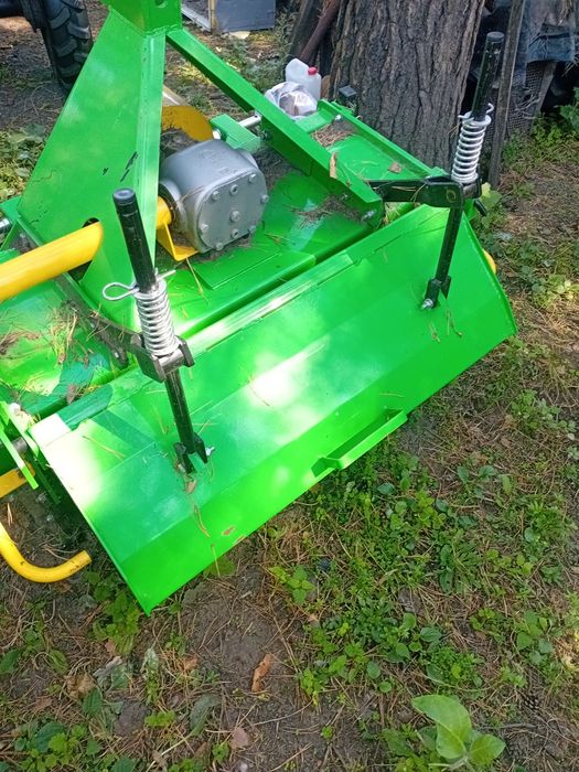 Продам Трактор з фрезой и плугом