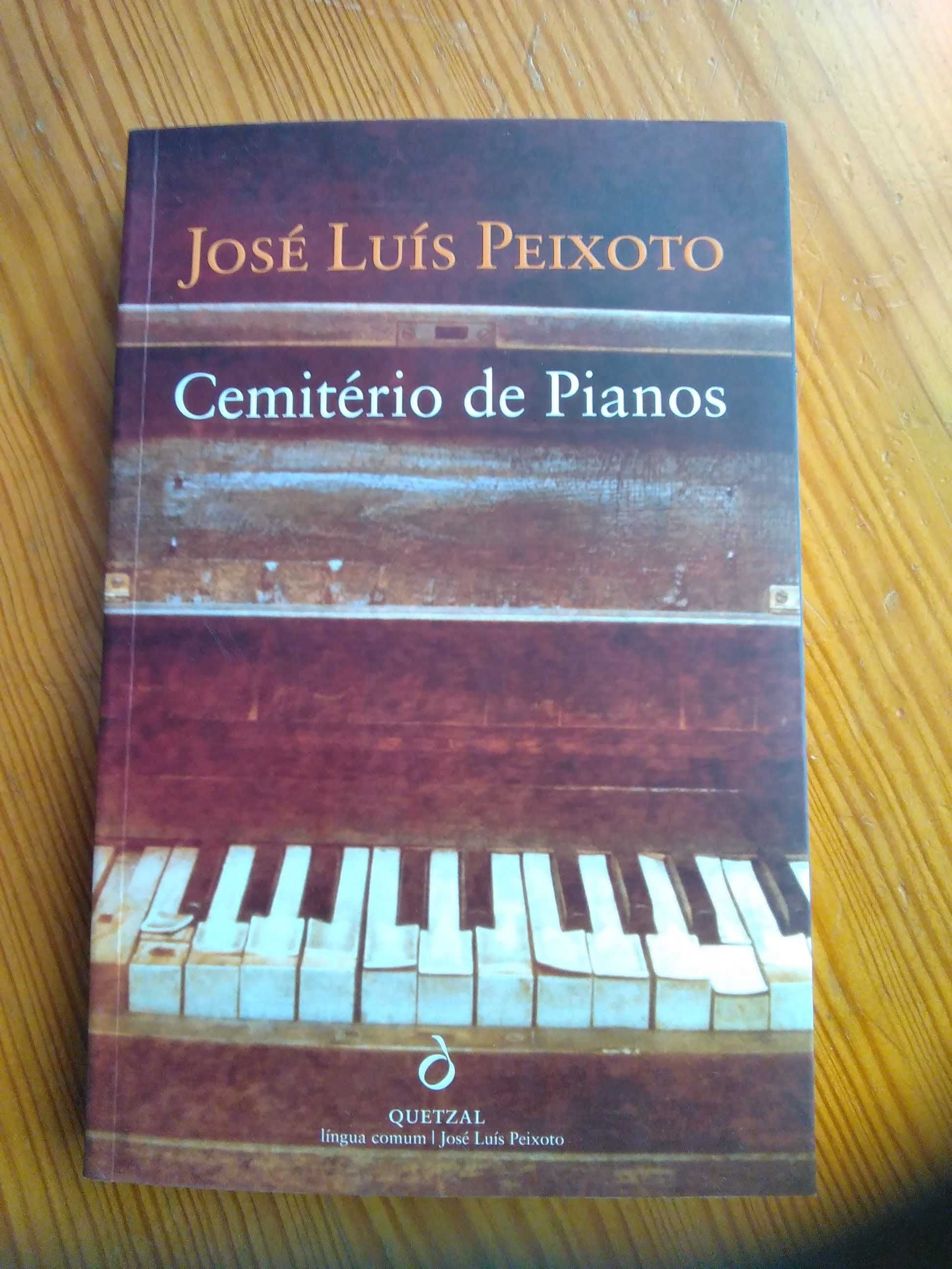 Cemitério de pianos