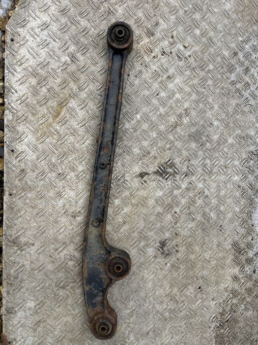 Suzuki jimny wahacz przedni