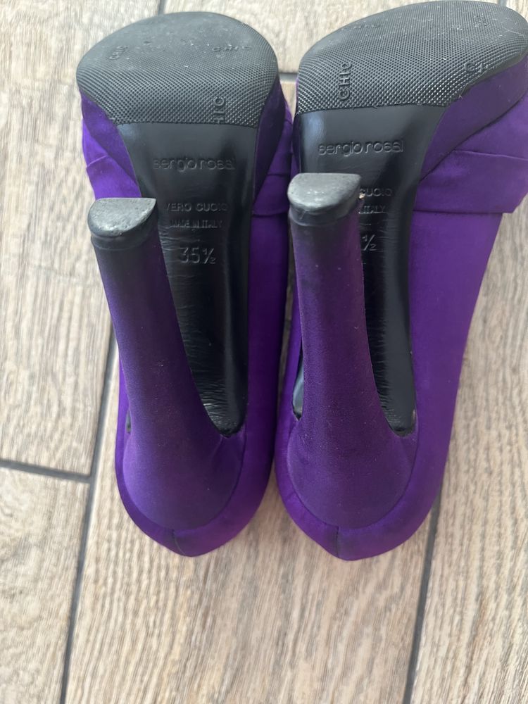 Продам взуття 35 р
