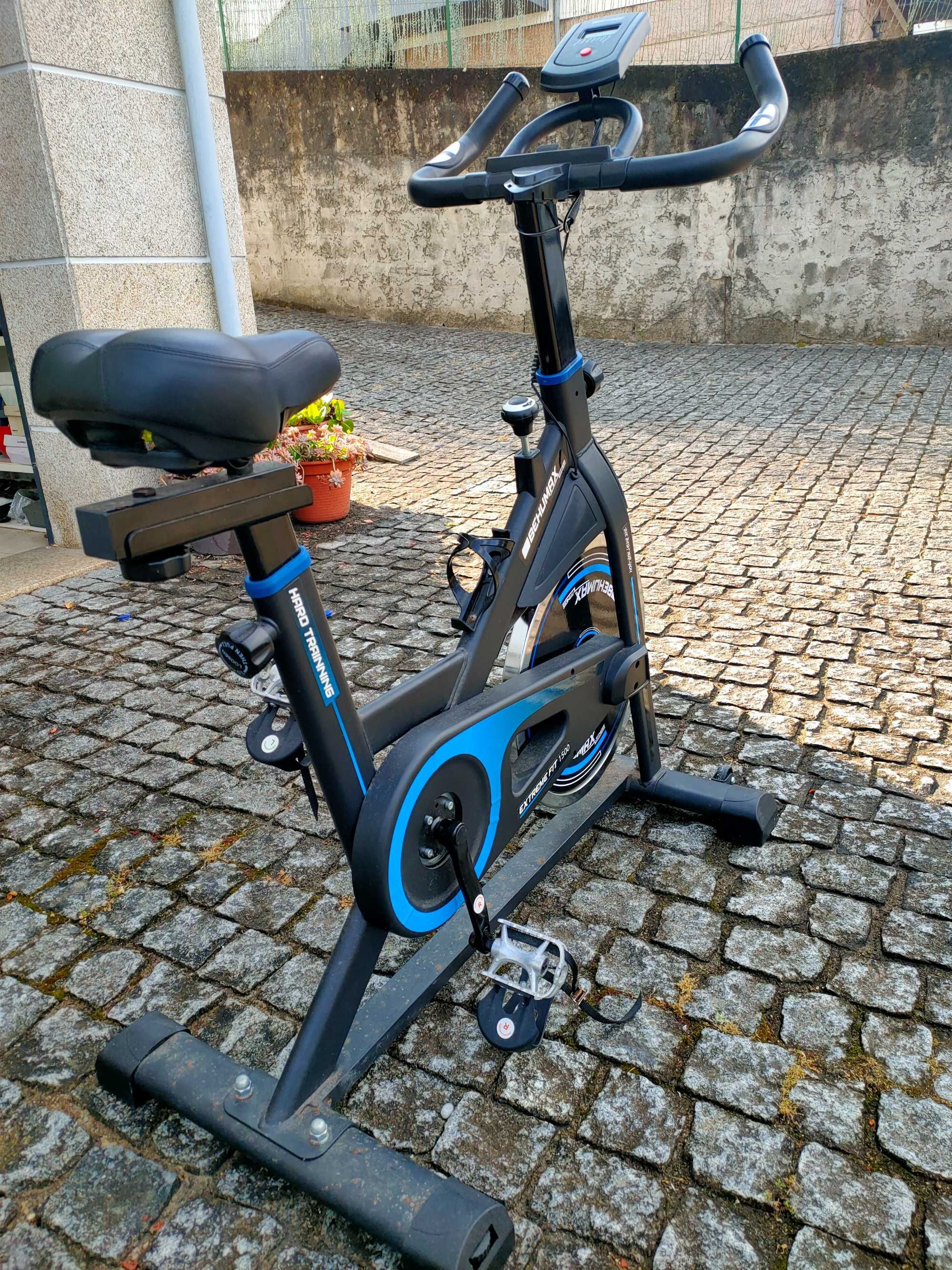 Bicicleta de exercício Behumax 1500