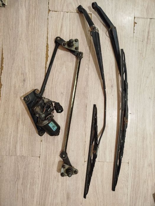 Моторчик дворников с дворниками от Chevrolet Aveo T200