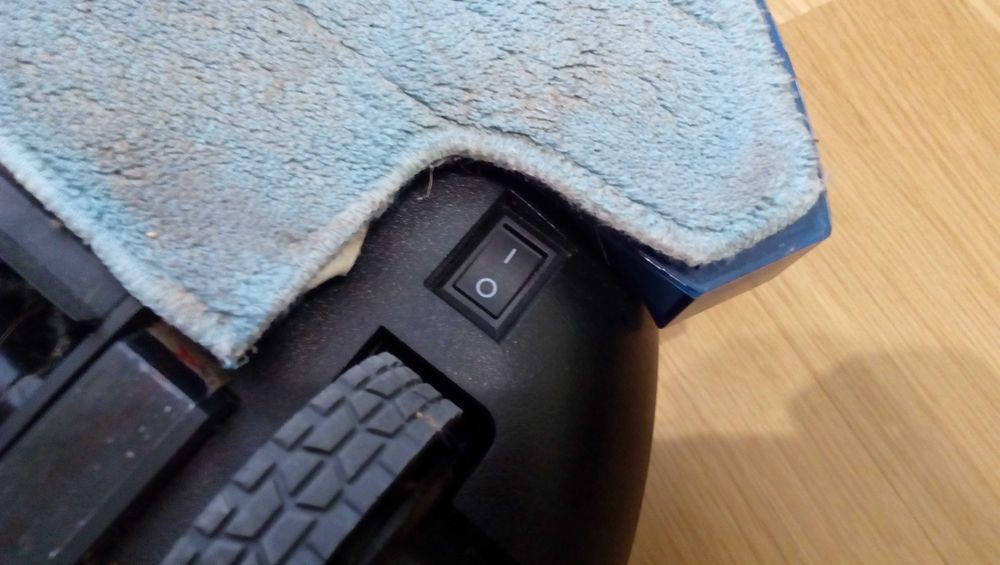 Робот-пылесос, моющий.