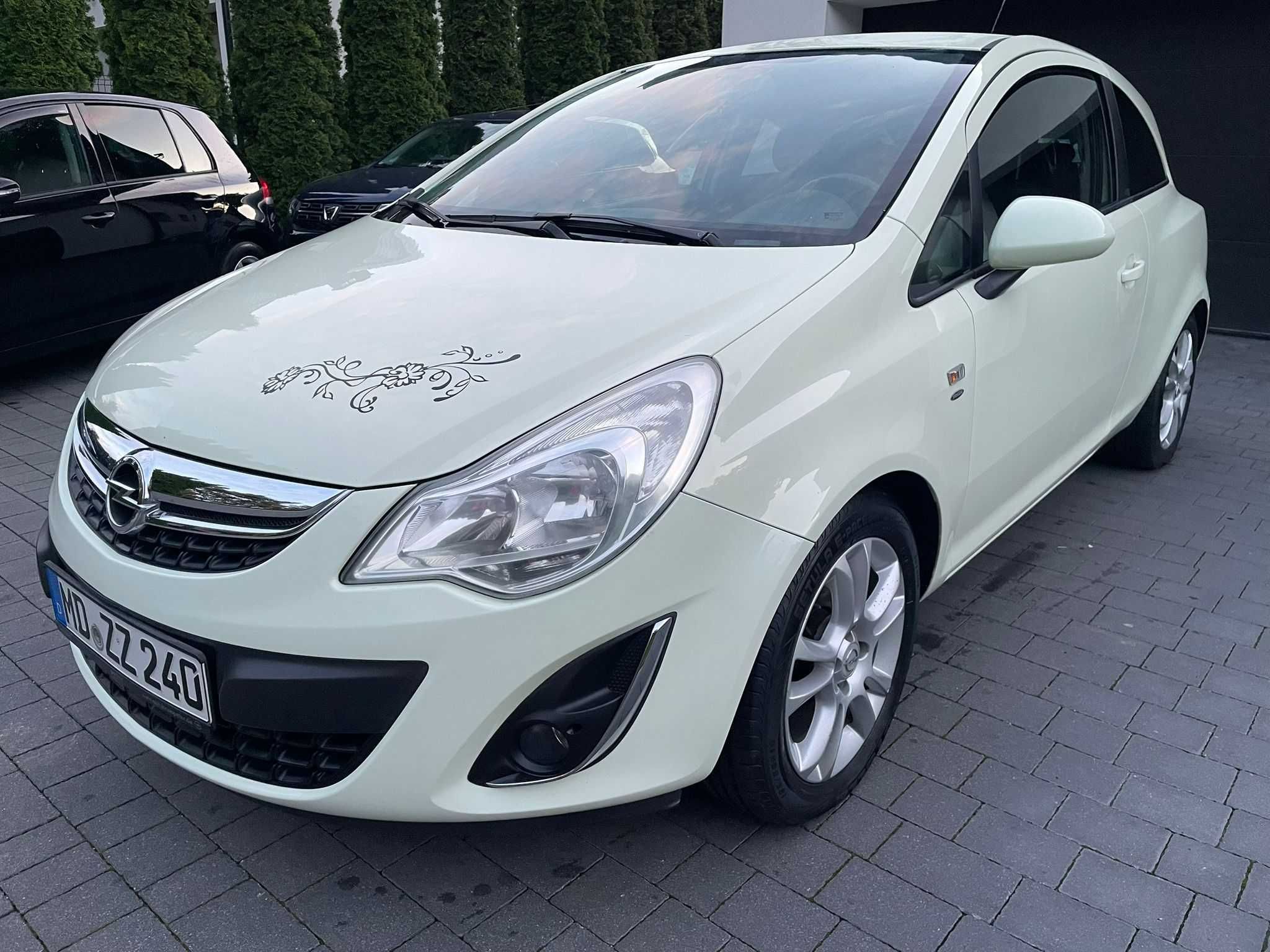 Opel Corsa D - 1.4b -Satelite -Po Lifcie -Klima -2 kpl.Kół -Rej.160 zł