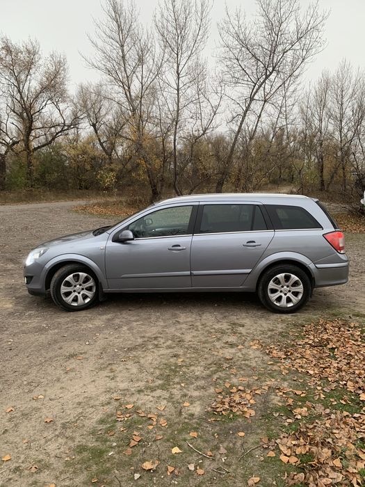 Opel Astra H 2009 1.9d АКПП  COSMO