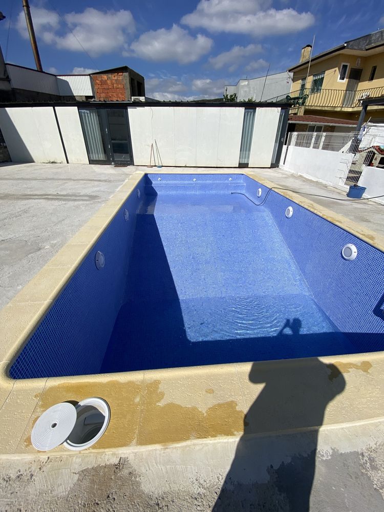 Piscinas em betao ou bloco.