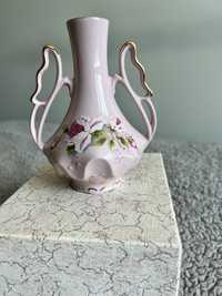 Wazonik z rzadkiej różowej porcelany H&C