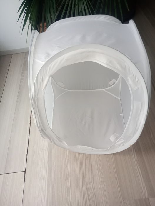 Namiot bezcieniowy skladany.