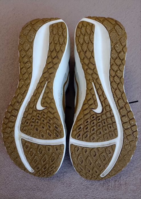 Кросівки Nike 42 26,5см як нові