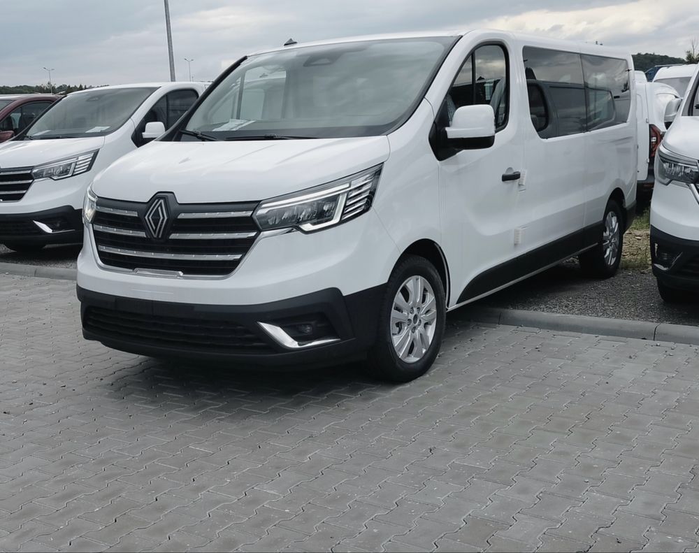 Wypożyczalnia Wynajem busa Trafic Vivaro ferie