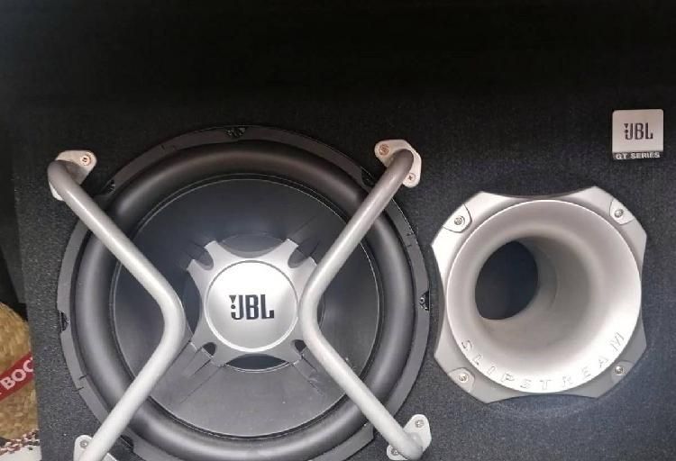 Subwoofer jbl ..