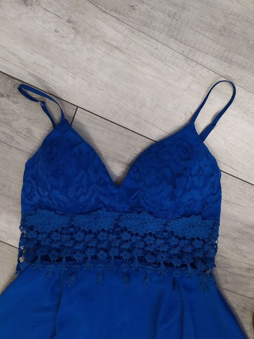 Sukienka koktajlowa, asymetryczna