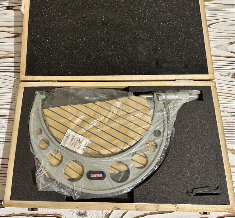 Микрометр гладкий 200-225мм 0,01мм SPI, США.