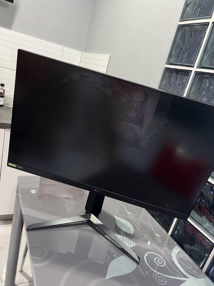 Monitor LG UltraGear 32GN550-B uszkodzony