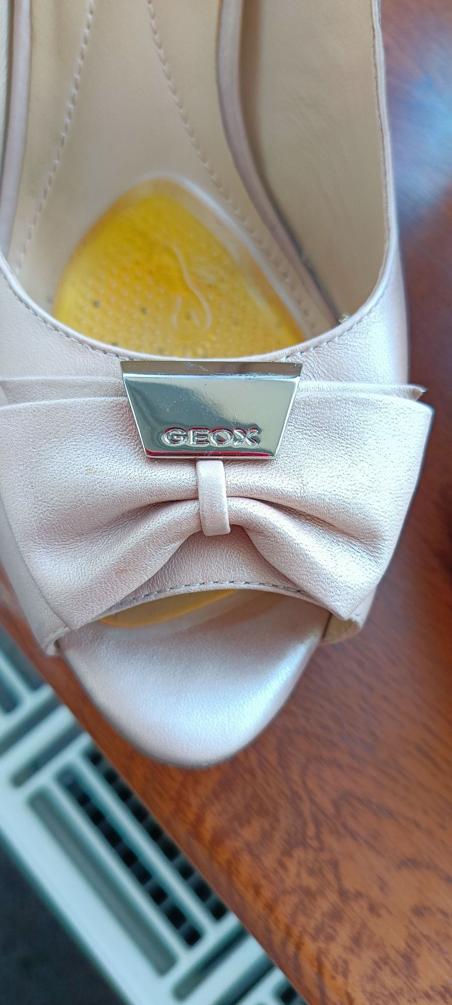 Damskie czółenka Geox Skóra